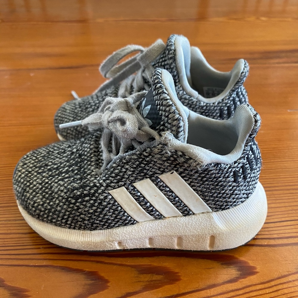 infant sneakers